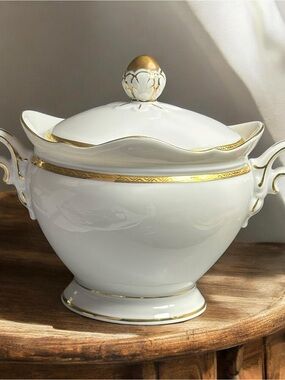 Hutschenreuther Selb Bavaria White & Gold Soup Tureen with Lid Vintage Porcelain